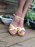 Sandales à talons jaunes & or